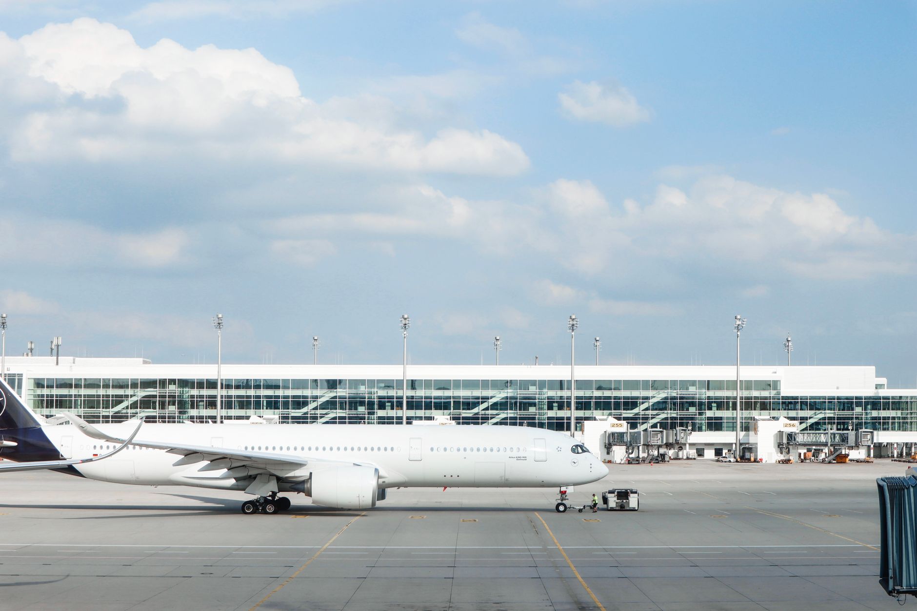 Biometric Boarding System Airport Vendors Compared: Costs and Capabilities
