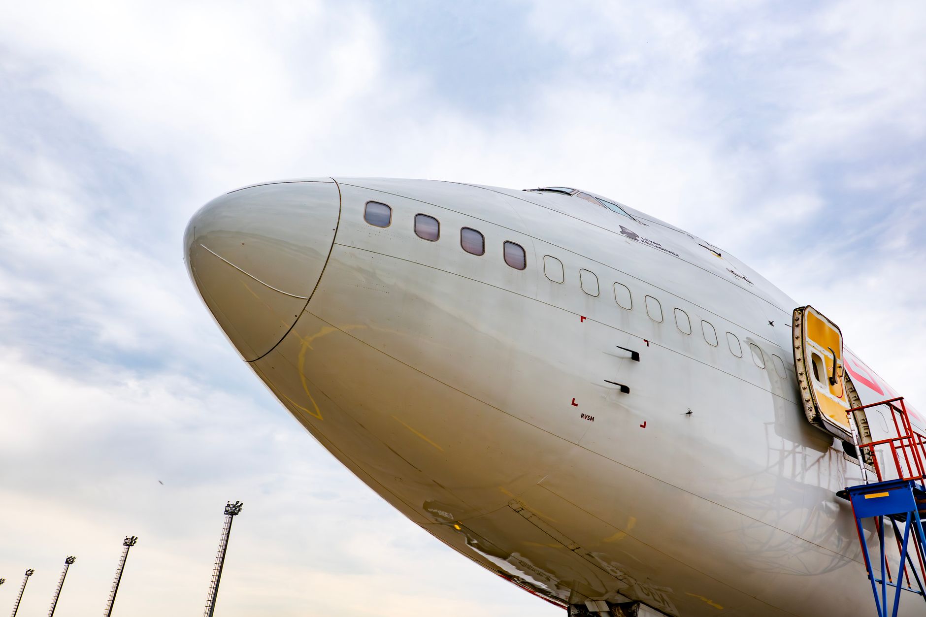 British Airways flight BA2660: cracked window forces Gatwick return